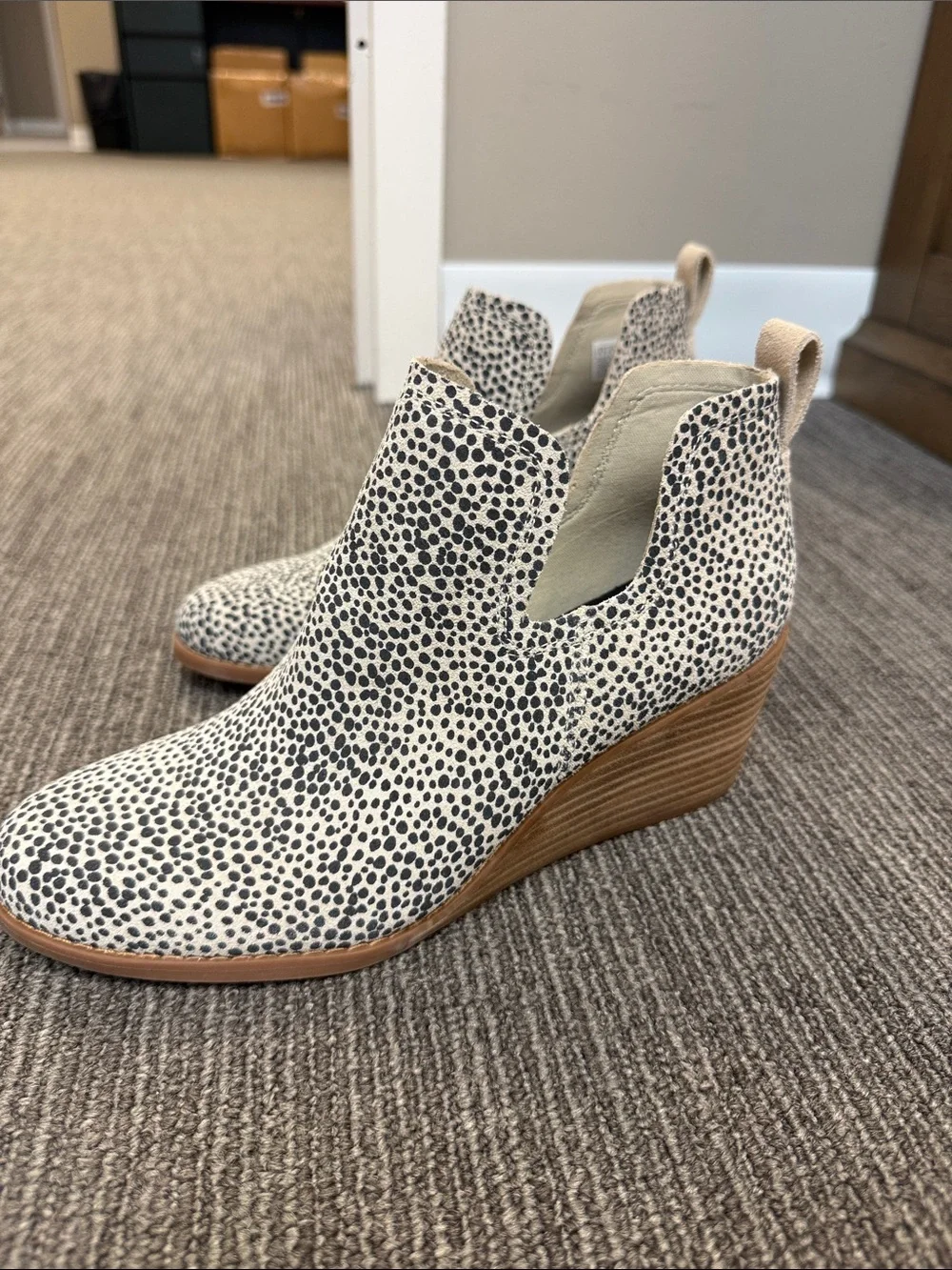 Toms Women's Black & Cream Spotted Wedge Booties